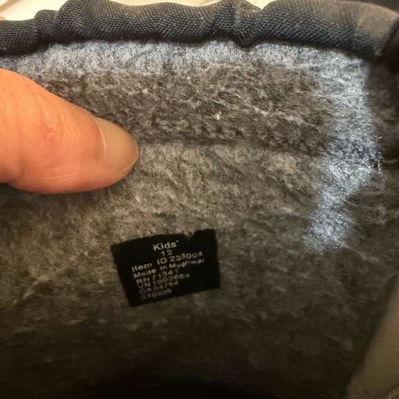 L.L. Bean Black and Blue Snow Boots - Picture 4 of 4